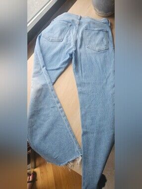 Mother Light Wash Blue Denim Jeans with Back Pocket Detail - Size 31